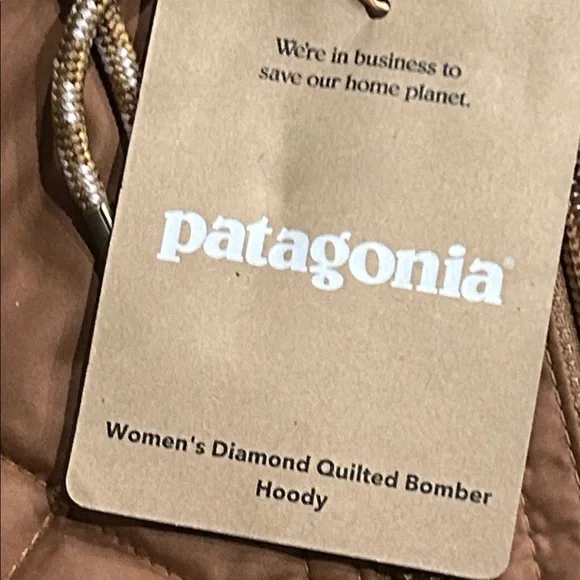 PATAGONIA | Women's Diamond Quilted Bomber Hoody - Picture 8 of 12